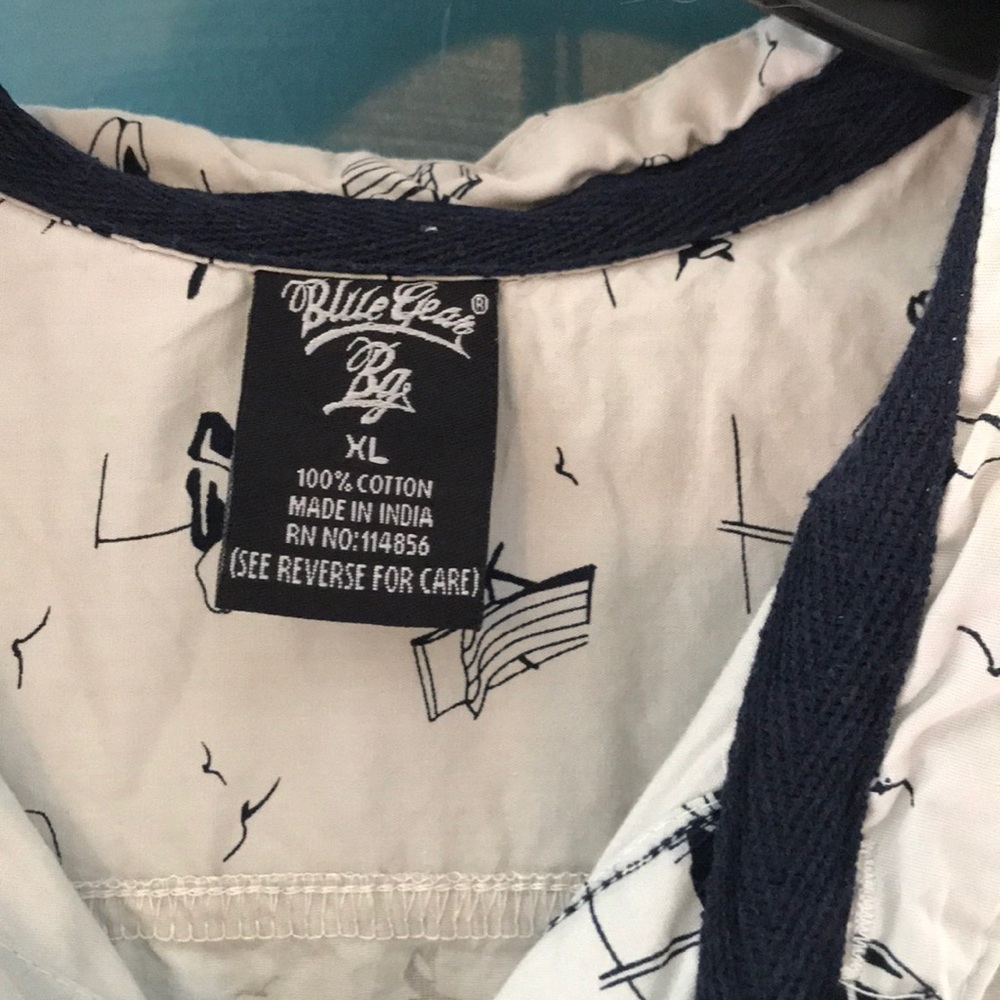 Men’s fun button down - Picture 3 of 3